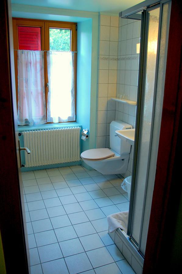 Hotel De L'Ours Vuiteboeuf Екстериор снимка