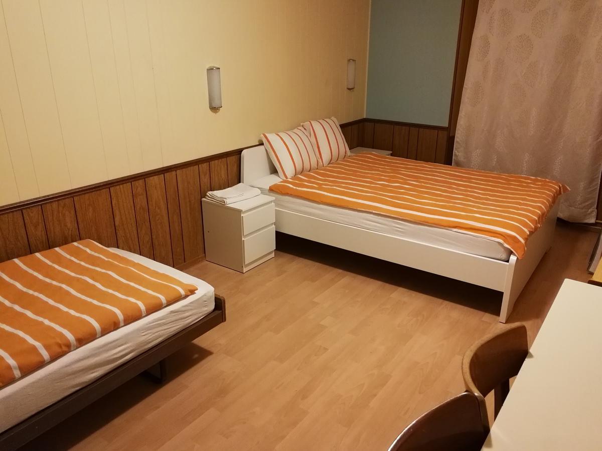 Hotel De L'Ours Vuiteboeuf Екстериор снимка